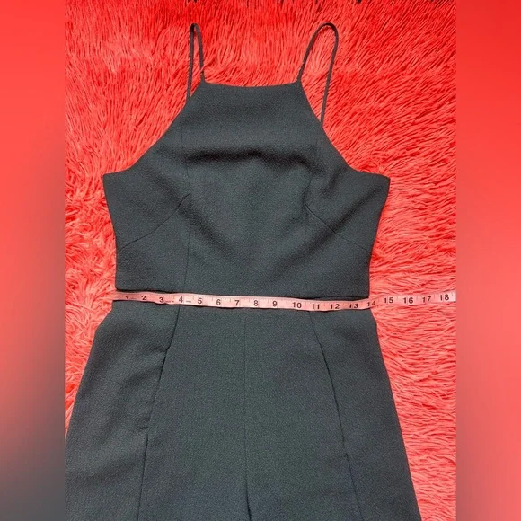 NWOT BLACK HALO Joaquin Wide Leg Jumpsuit In Green. Size 6